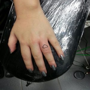 finger-tattoos-1