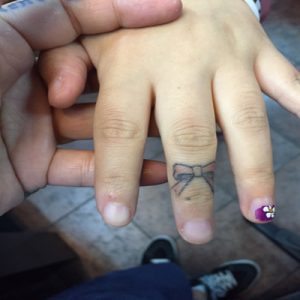 finger-tattoos-2
